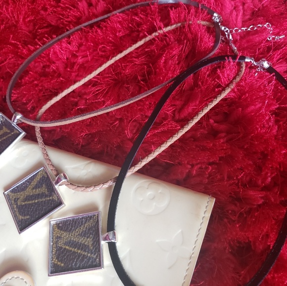 Authentic Canvas Necklace - Picture 2 of 3